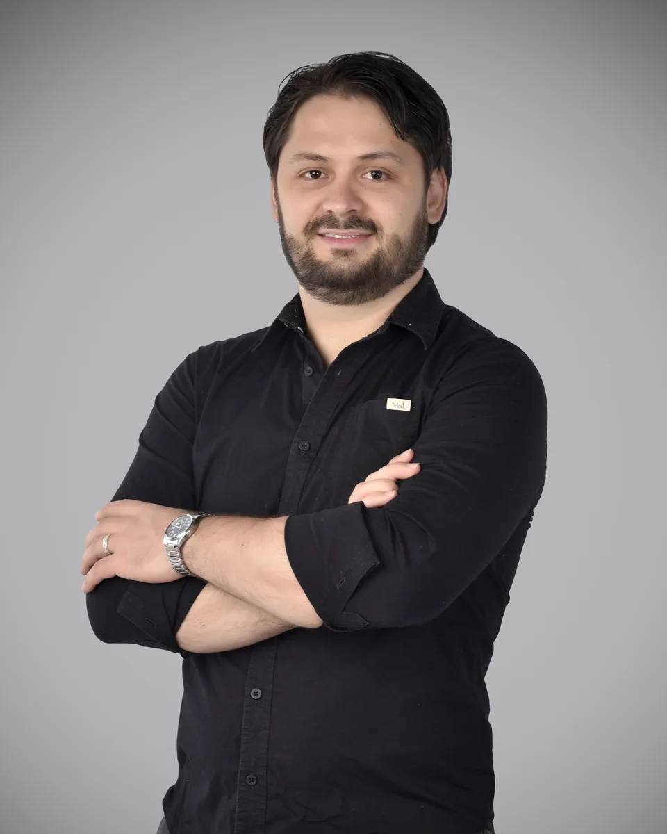 Ludwig David Zuluaga Botero, instructor del Taller de Agentes de IA
