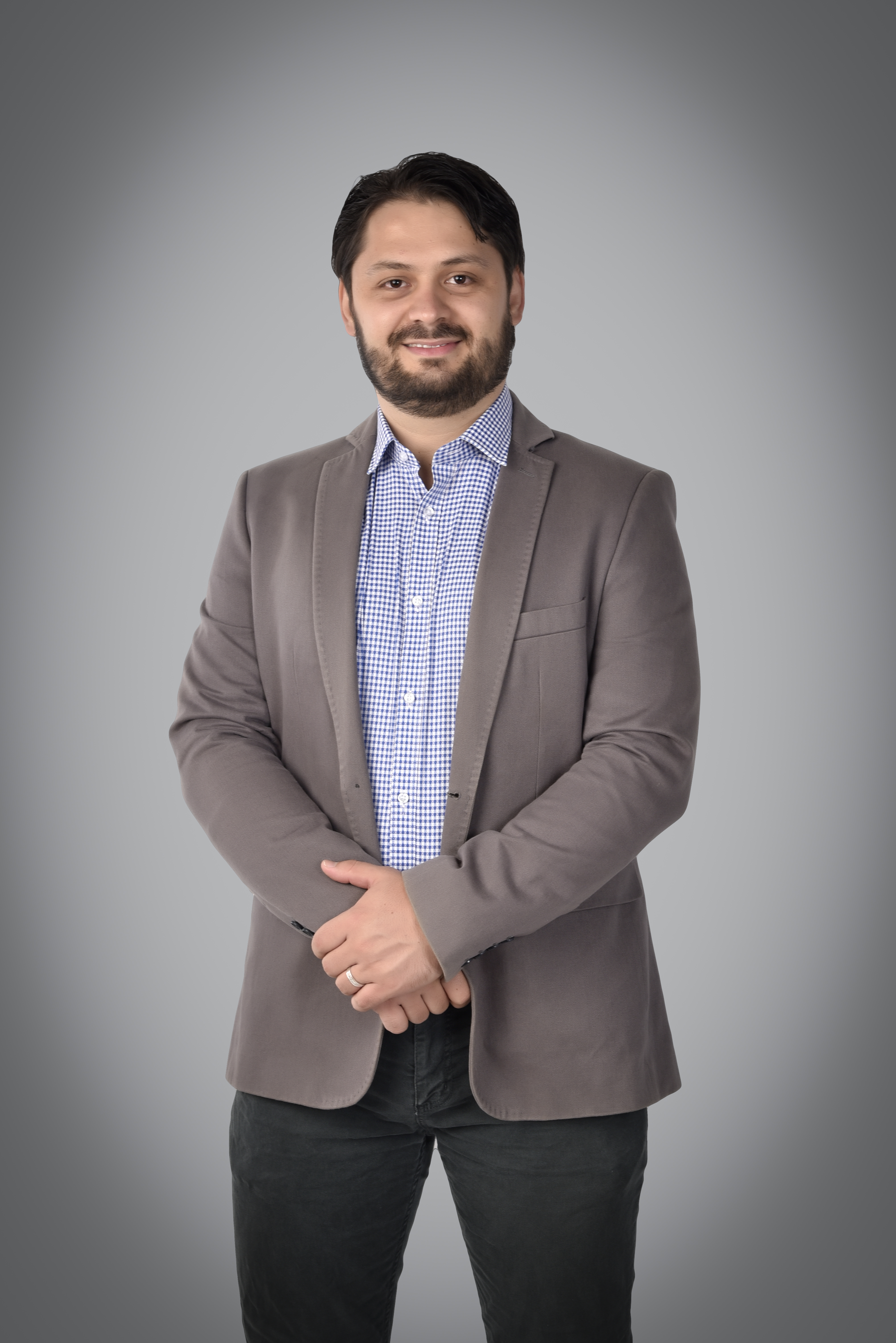Ludwig Zuluaga — Fundador Appropia y creador del curso Claude Cowork